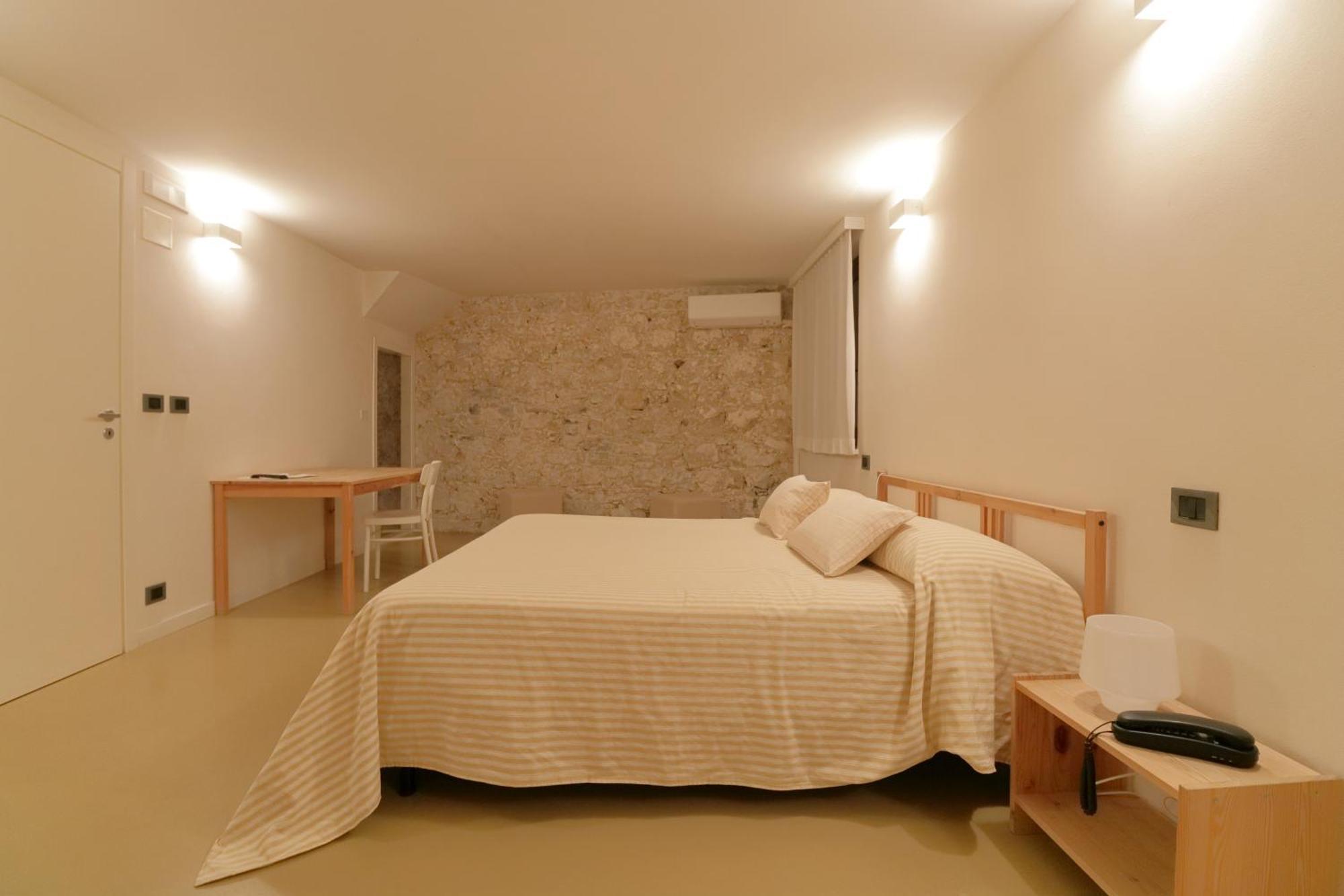 エーリチェ Al Postale 17 Bed & Breakfast エクステリア 写真