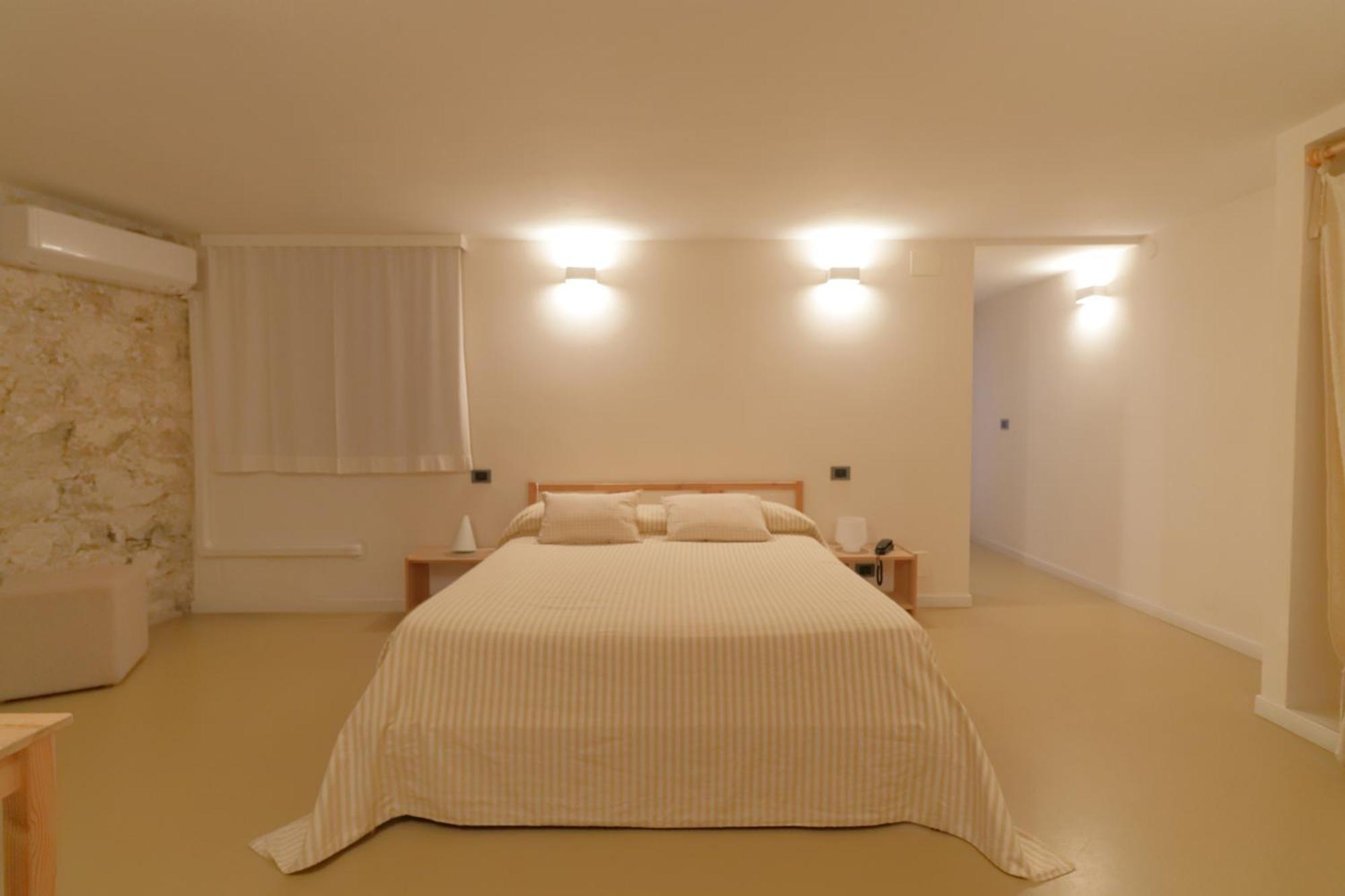 エーリチェ Al Postale 17 Bed & Breakfast エクステリア 写真