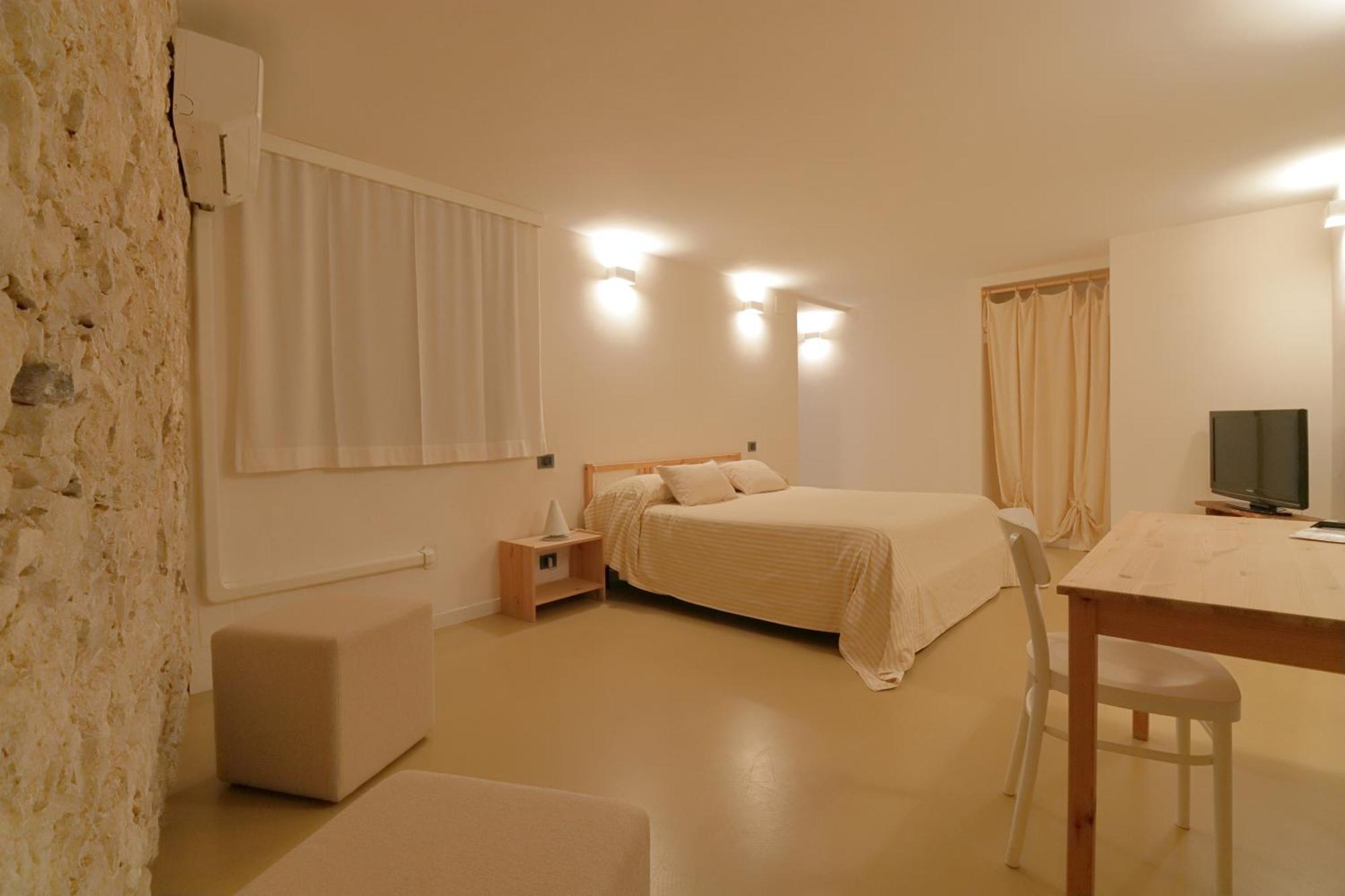 エーリチェ Al Postale 17 Bed & Breakfast エクステリア 写真